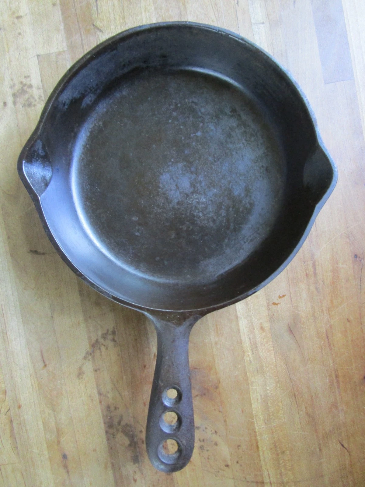 GRISWOLD Cast Iron BBQ SKILLET No. 3 UNMARKED #668 RARE Antique Pan
Opens in a new window or tab