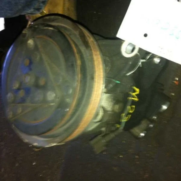 COMPRESOR INFINITI J30 96 97 AC DE SEPTIEMBRE DE 1995 Foto 3 de 4