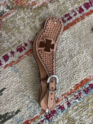 Showman Ladies Leather Spur Straps w/ Hair on Cowhide Inlay Cross Design