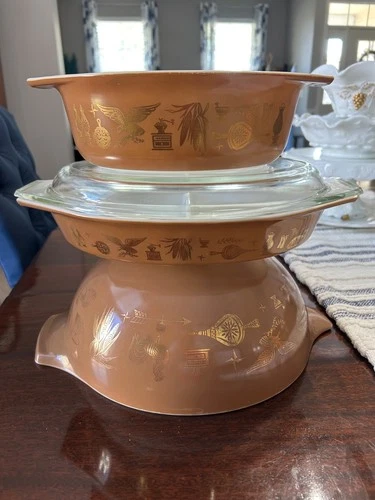 Vintage Pyrex Early American Set of 4 - #444 Cinderella Bowl 1 1/2 Divided #043