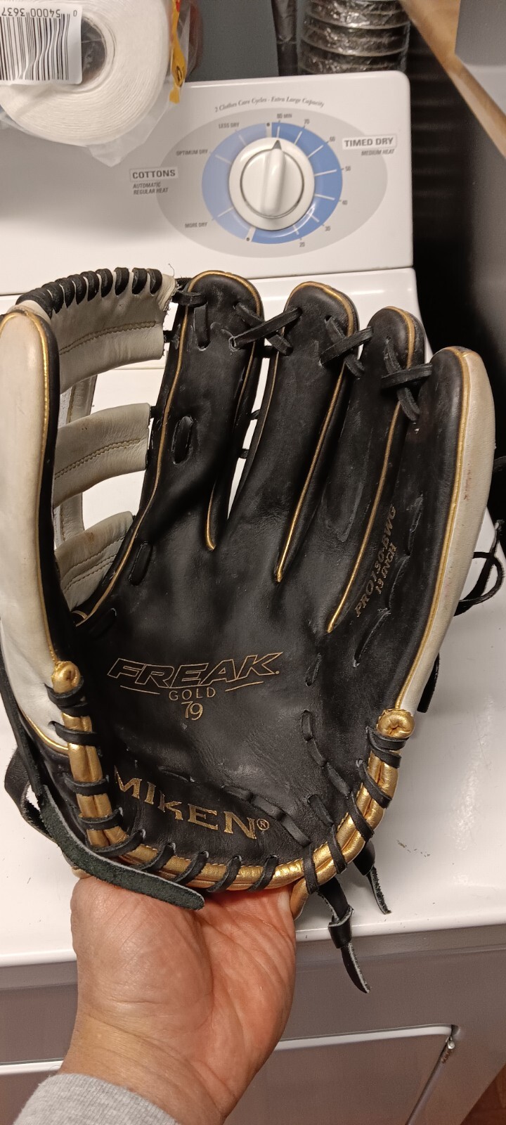 Miken Pro  Series  GOLD 79  FREAK   Fielding Glove - White/ BLK PRO130- BWG