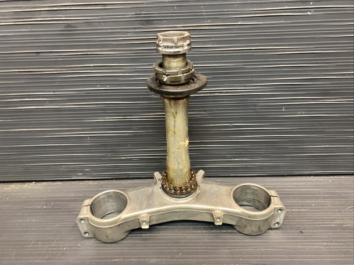 2005 Kawasaki Ninja ZX10R Lower bottom triple tree, fork bridge