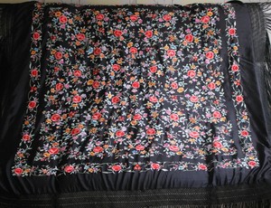 Vintage Chinese Embroidered Silk Piano Shawl - VGC