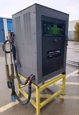 ENERSYS AKER WADE EXPRESS TWINMAX 30    BATTERY CHARGER 