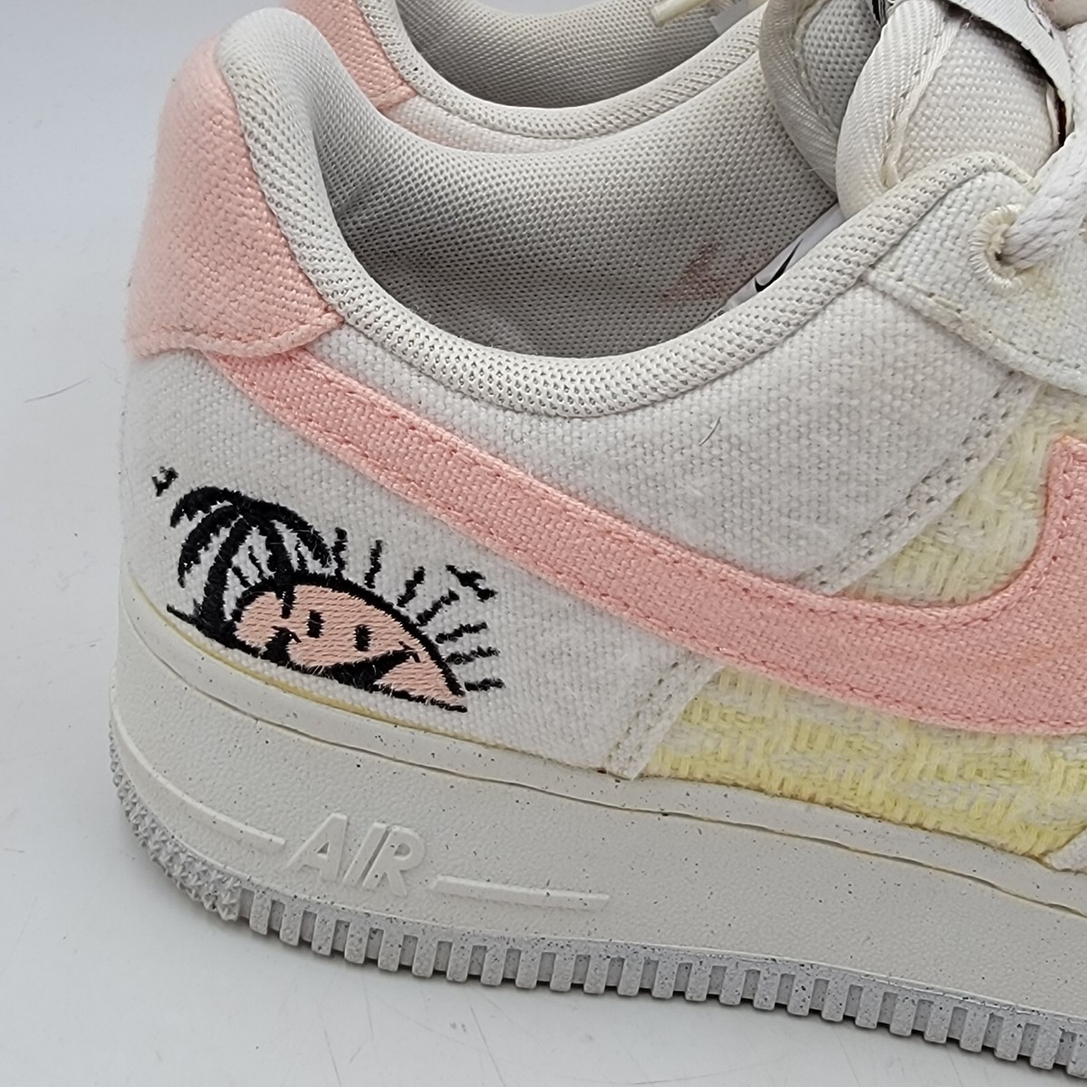 Nike Air Force 1 Low '07 SE Women 7.5 White Pale Pink Swoosh
