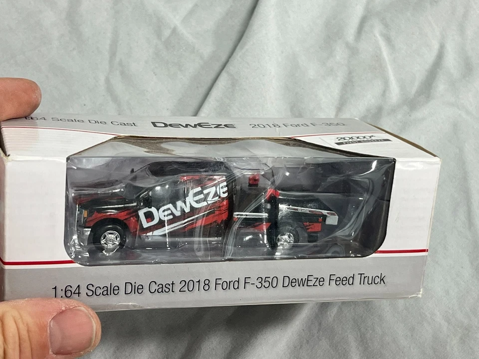 DEWEZE Round Bale Flat Bed FORD 2018 F350 Spec-Cast 1:64 SPECIAL EDITION 277 o 3 - Image 3 of 4
