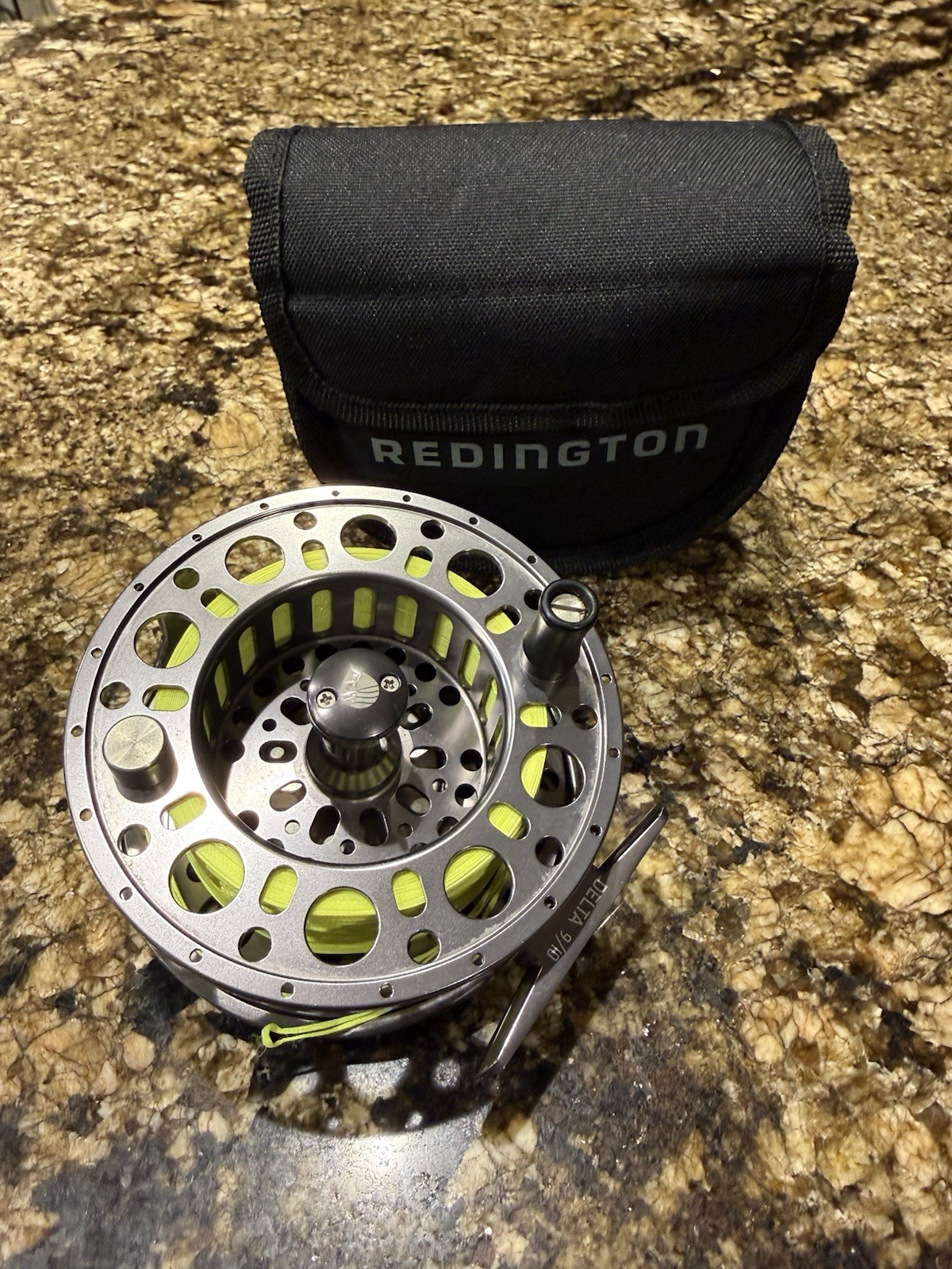 Redington Delta 9/10 Fly Reel with Pouch Fly Fishing