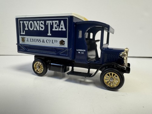 LLedo Days Gone DG066021 Dennis Delivery Van - 'Lyons Tea' - Picture 2 of 10