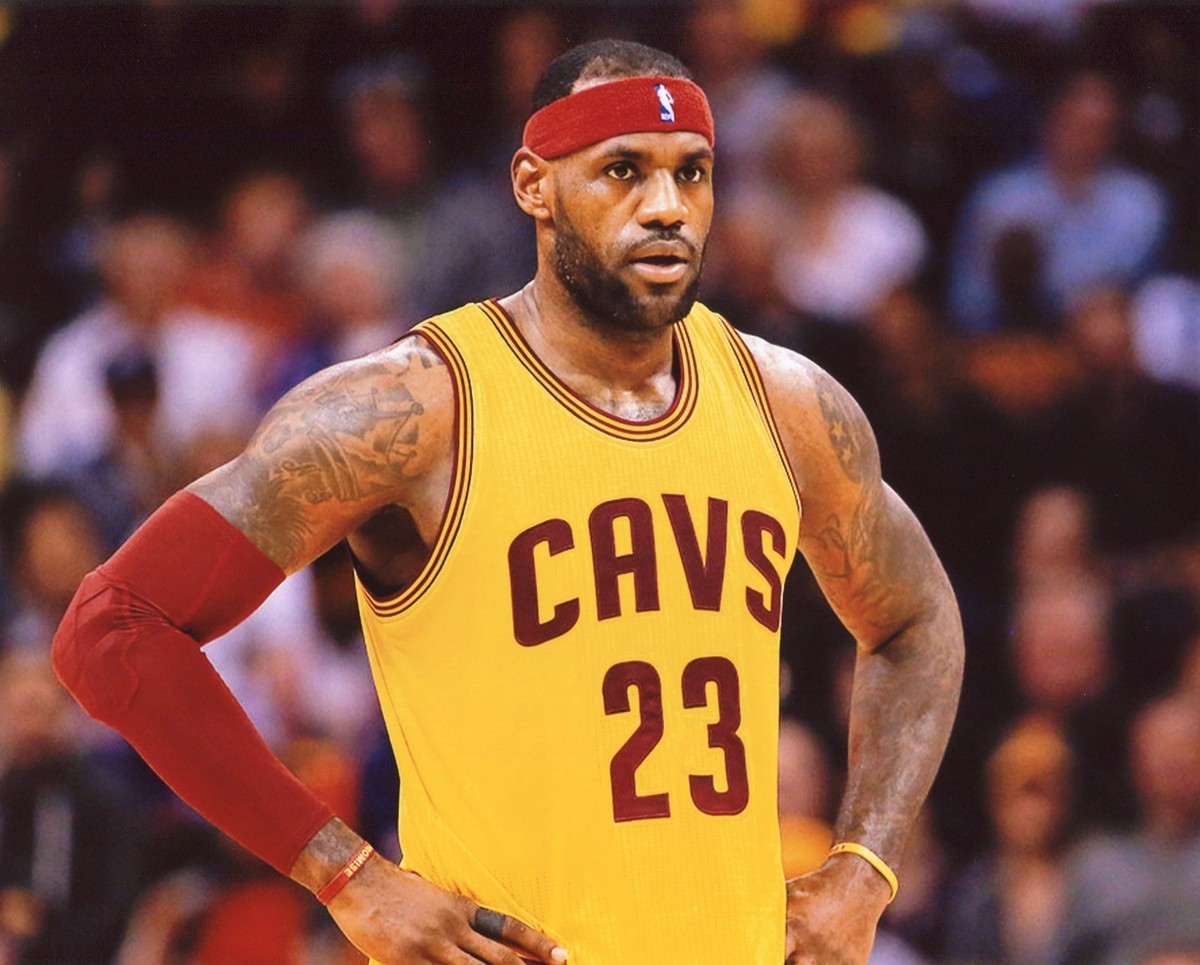 超希少！NBA Cleveland Cavaliers レブロン・ジェームズ LEBRON JAMES CLEVELAND CAVALIERS 8X10 SPORTS PHOTO (EE) | eBay