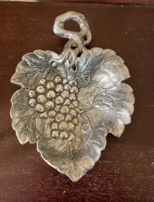 Vintage 1993 ARTHUR COURT Pewter WINE GRAPES LEAVES Plate Olive