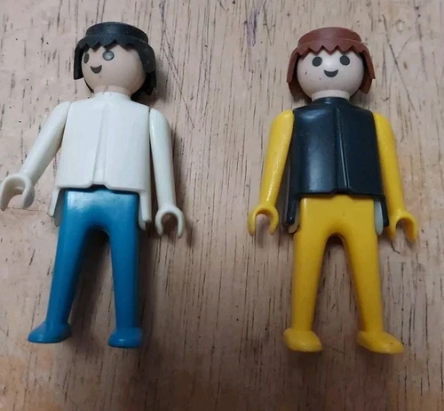 2 vintage 1974 Playmobil Geobra minifigures
