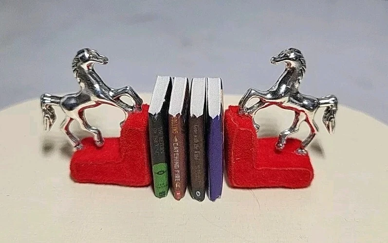 Dolls House Handmade 1.12th Horse Bookends On Red Velvet Plynth. With 4 Books - Image 1 of 3