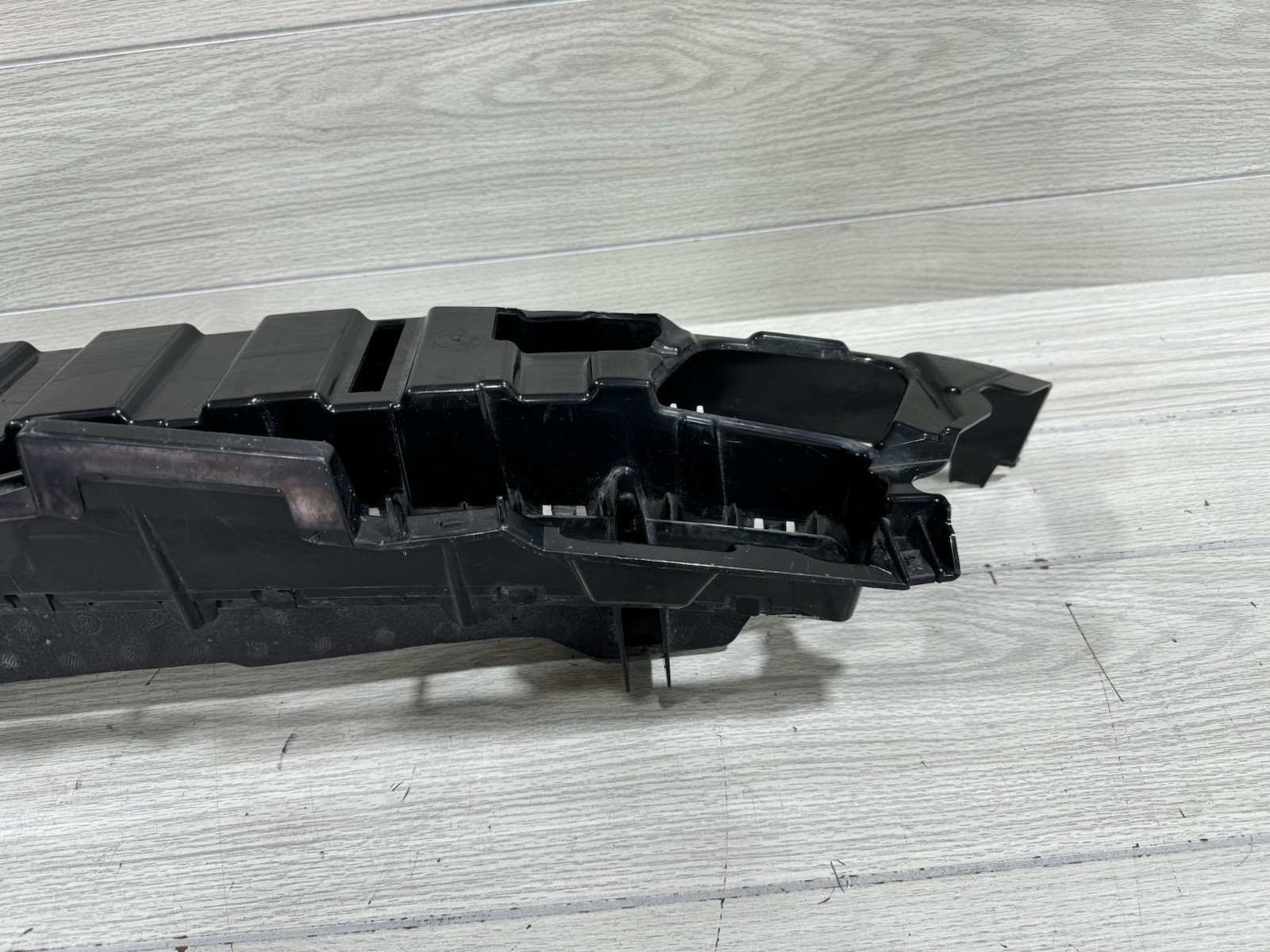 2019-2022 Lamborghini Urus Front Bumper Lower Support Bracket Grille Center