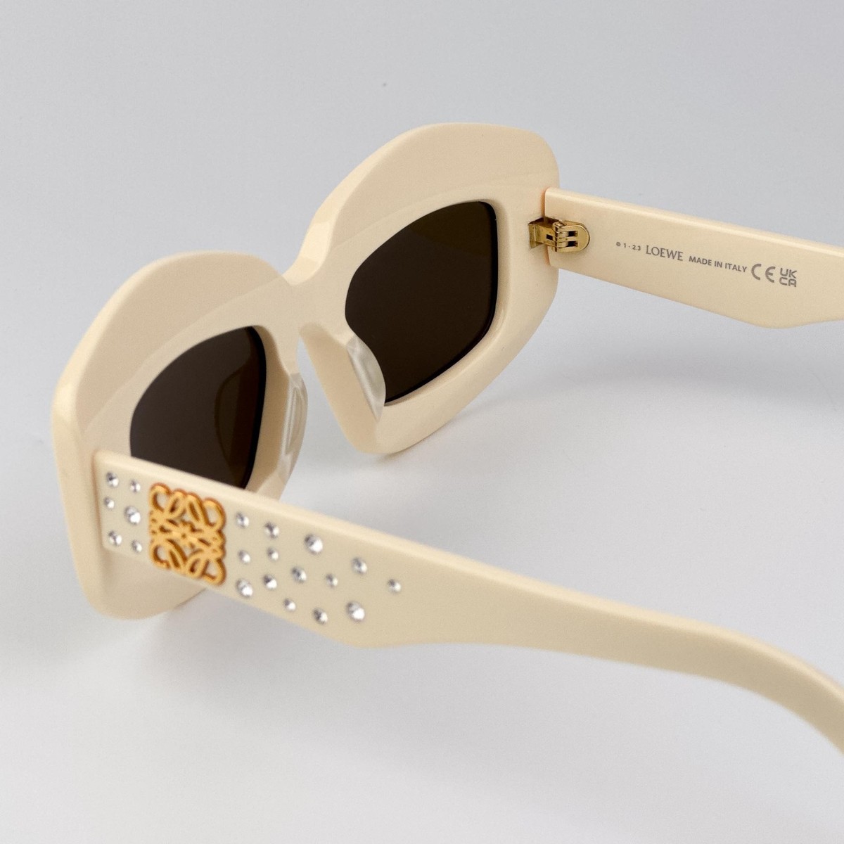 Loewe Women Sunglasses Ivory White Brown Rectangle LW4114IS  display picture 3