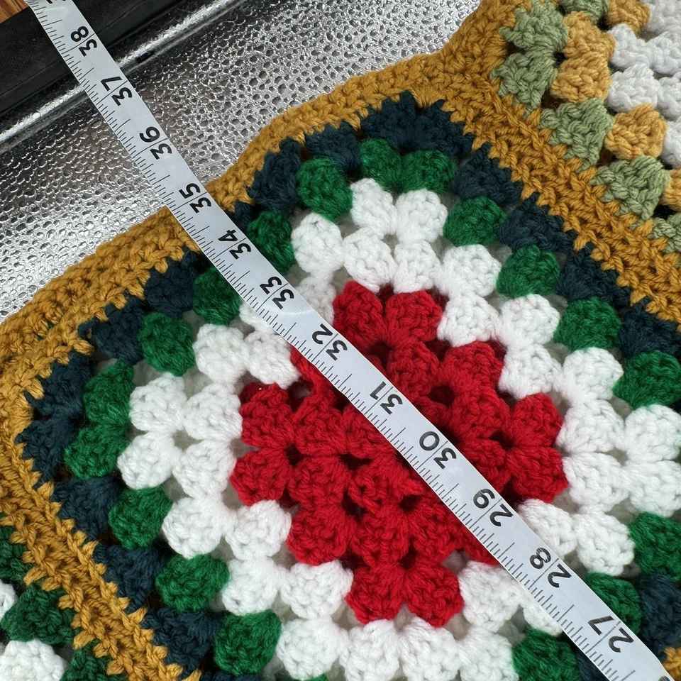 Vintage granny square blanket throw crochet 52x70 knit 80s 90s 70s cottage core - Image 3 of 3