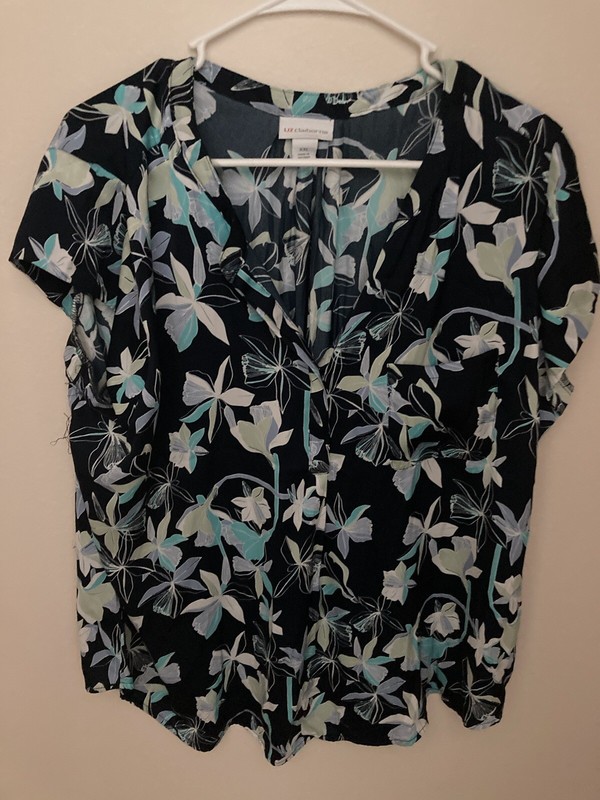 Top By Liz Claiborne Size XXL