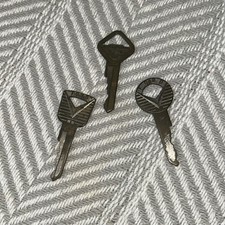 Vintage Ford Keys 3 Vintage Ford Keys Different Shapes H3 Vintage Ford Keys 3 Vintage Ford Keys Different Shapes H3
