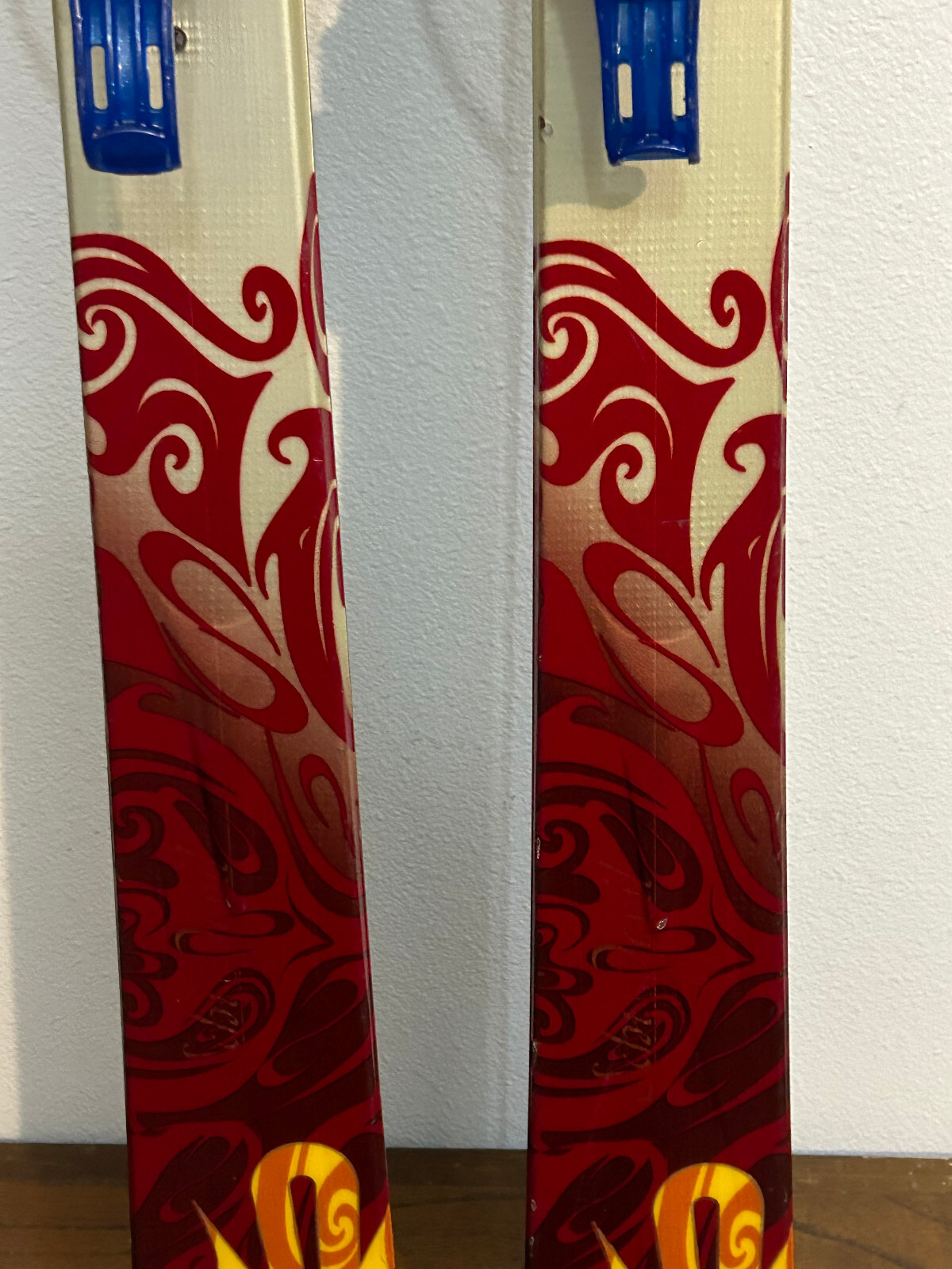 K2 Schi She Devil Women's Telemark Skis 174 cm. Targa G3 Bindings FRESH