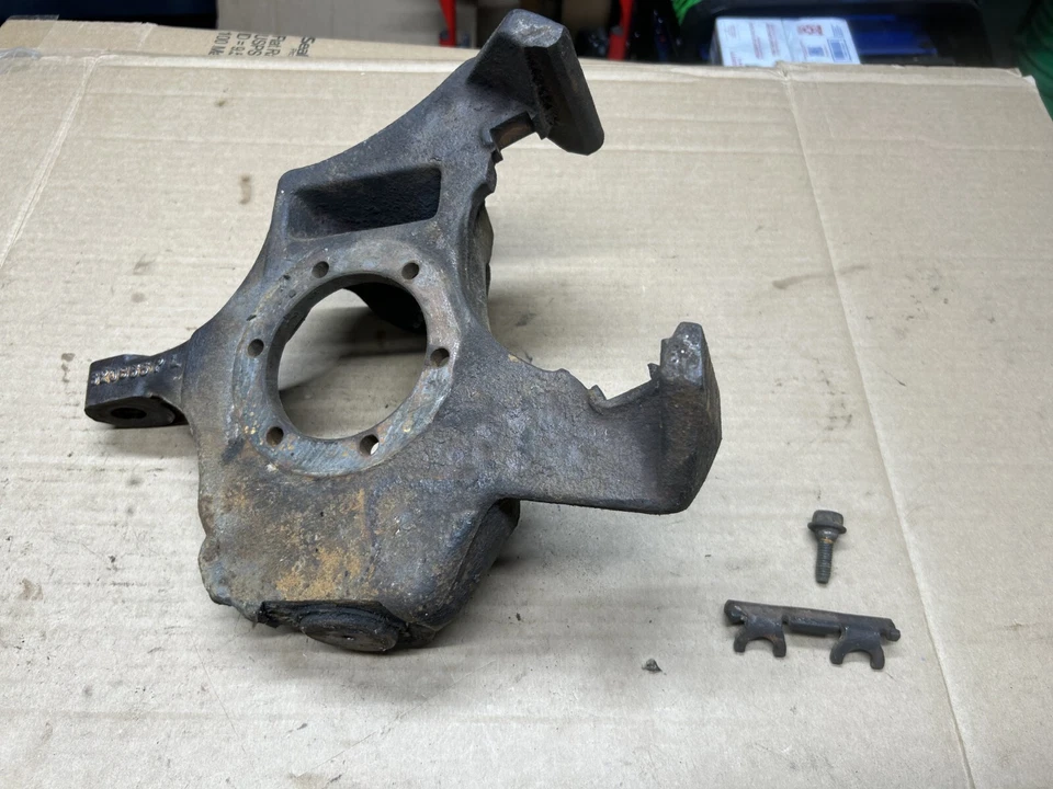 80-86 Ford F-150 - DRIVER Dana 44 IFS Front - Steering Knuckle LH 620855 P L - Image 3 of 4