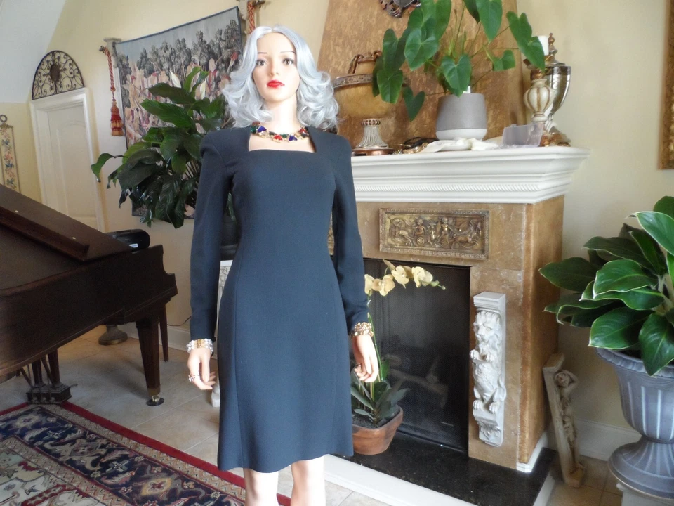 Vestido Vaina Emporio Armani Negro Lana Cuello Cuadrado Talla IT 38 - US 2 Foto 2 de 4