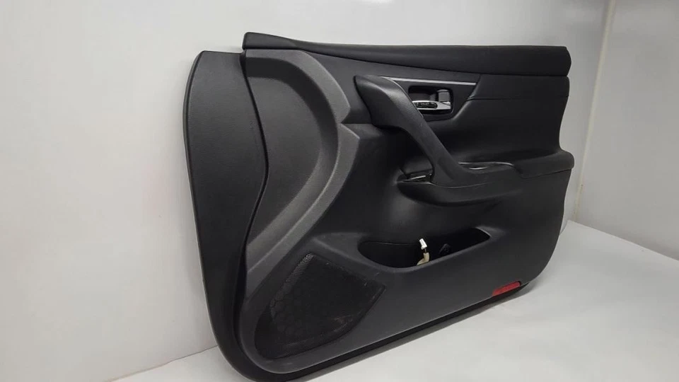 2013-2018 NISSAN ALTIMA RH RIGHT FRONT PASSENGER DOOR TRIM PANEL  - Image 4 of 4
