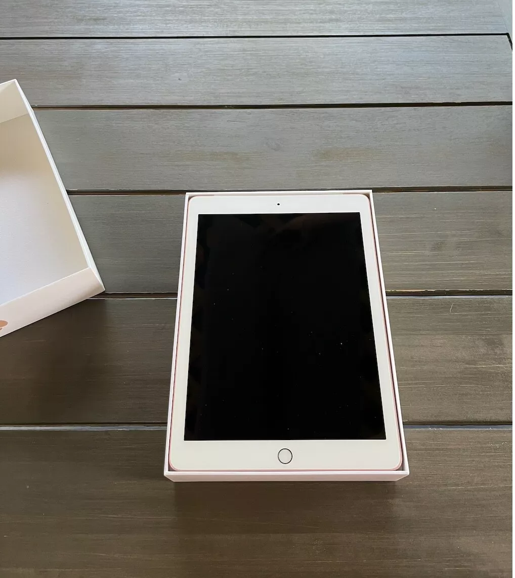 Apple iPad 6th Gen. 32GB, Wi-Fi + Cellular (Unlocked), 9.7in - Gold (CA)