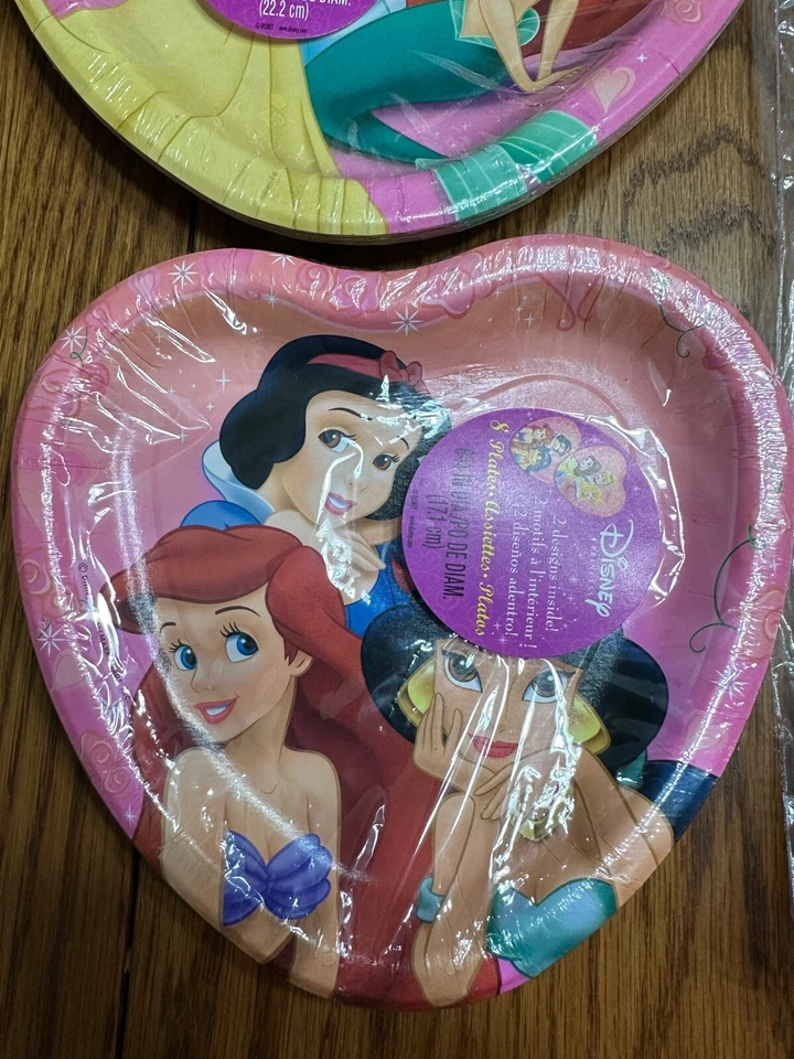 Lote de suministros de fiesta de cumpleaños Disney Princess de colección 2004 sello corazón plato servilleta Foto 3 de 4