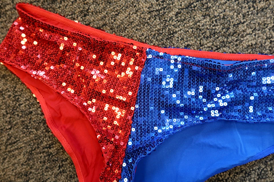 全新 DC 漫画 Suicide Squad Harley Quinn 服装亮片内裤 - XXL — 第 2/4 张图片