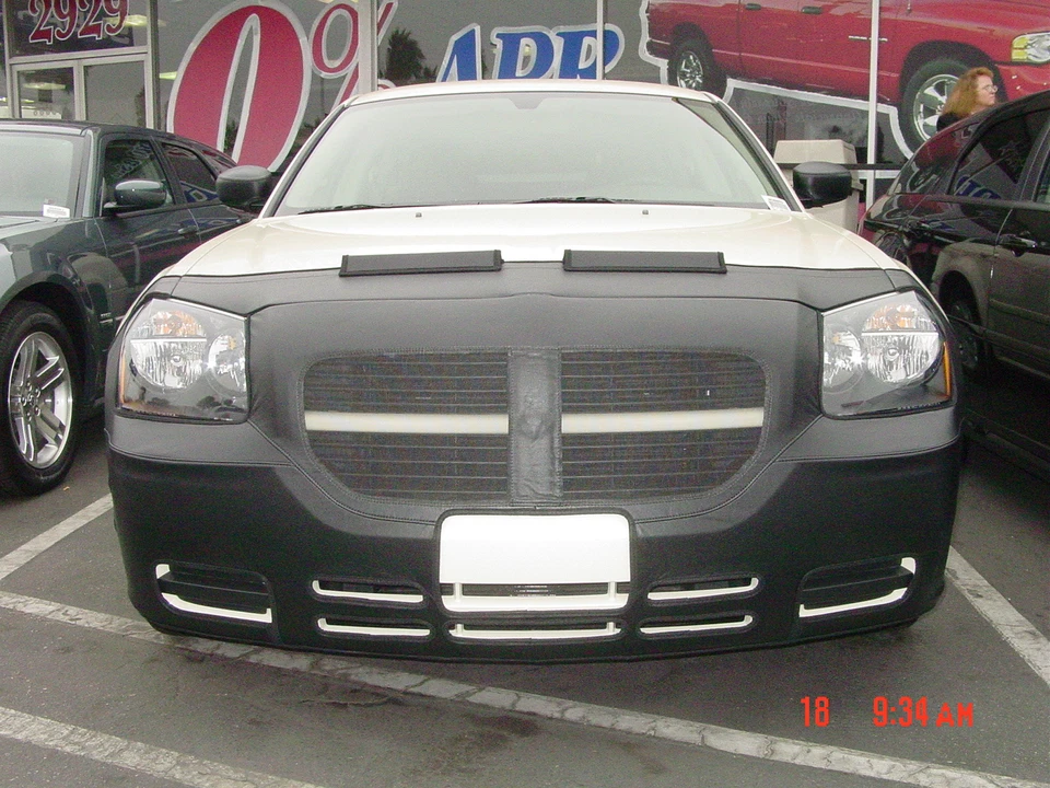 Colgan Front End Mask Bra 2pc. Fits Dodge Magnum 2005-2007 W/License Plate - Image 2 of 2