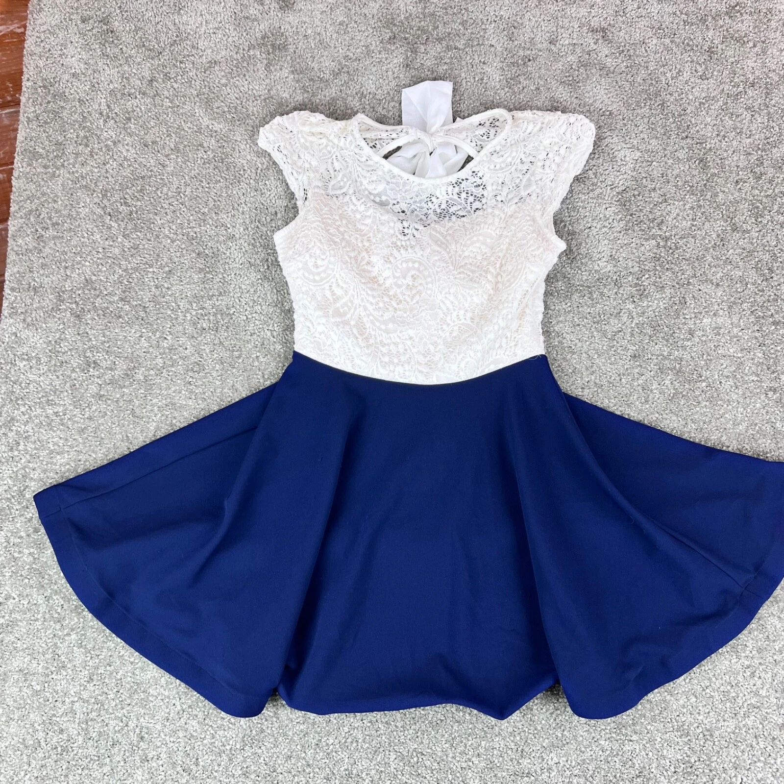 OFF WHITE Abito gonna B Darlin aderente e svasato bianco sporco pizzo blu navy taglia 7 8 junior REA