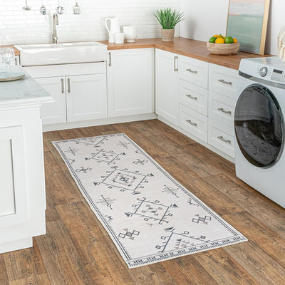 2'6'' X 6' Spinclean Machine Washable Stain-Resistant Area Rug with Non Slip Back