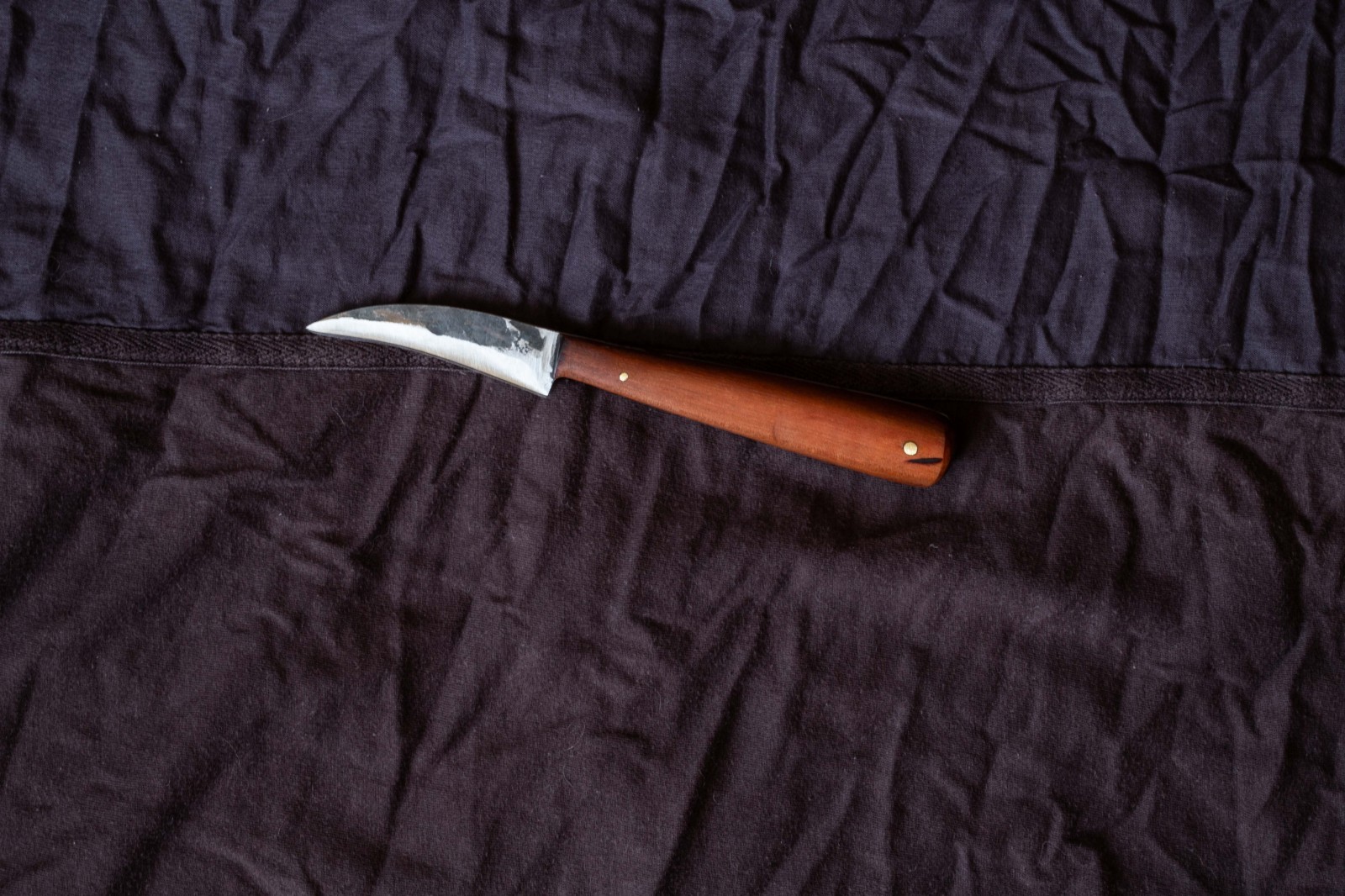 Couteau de cuisine artisanal XC75 manche en bois noble 6 cm