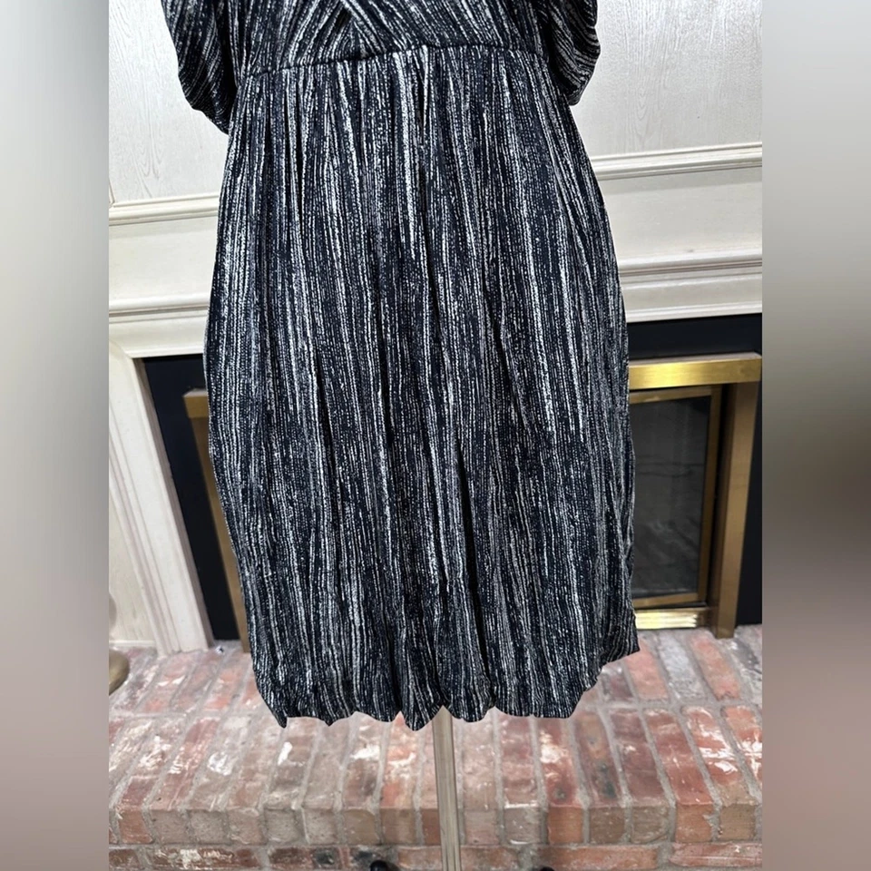 Vestido Plenty by Tracy Reese negro y gris a rayas dobladillo burbuja - Talla M Foto 2 de 4