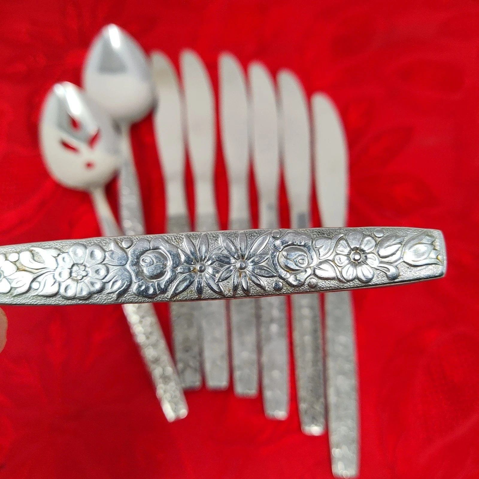 9X Bk Oneida MALIBU Wm A Rogers Butter Knives And Serving Spoons Deluxe Flatware