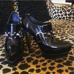carvela spike boots