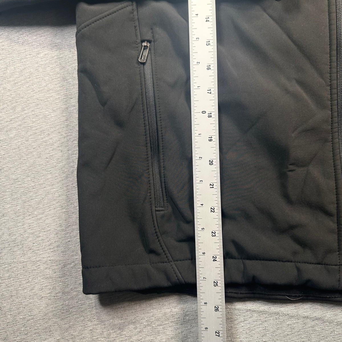 TUMI Tech Jacket Mens M Black Softshell Full Zip Water Resistant Casual Outdoors View 4