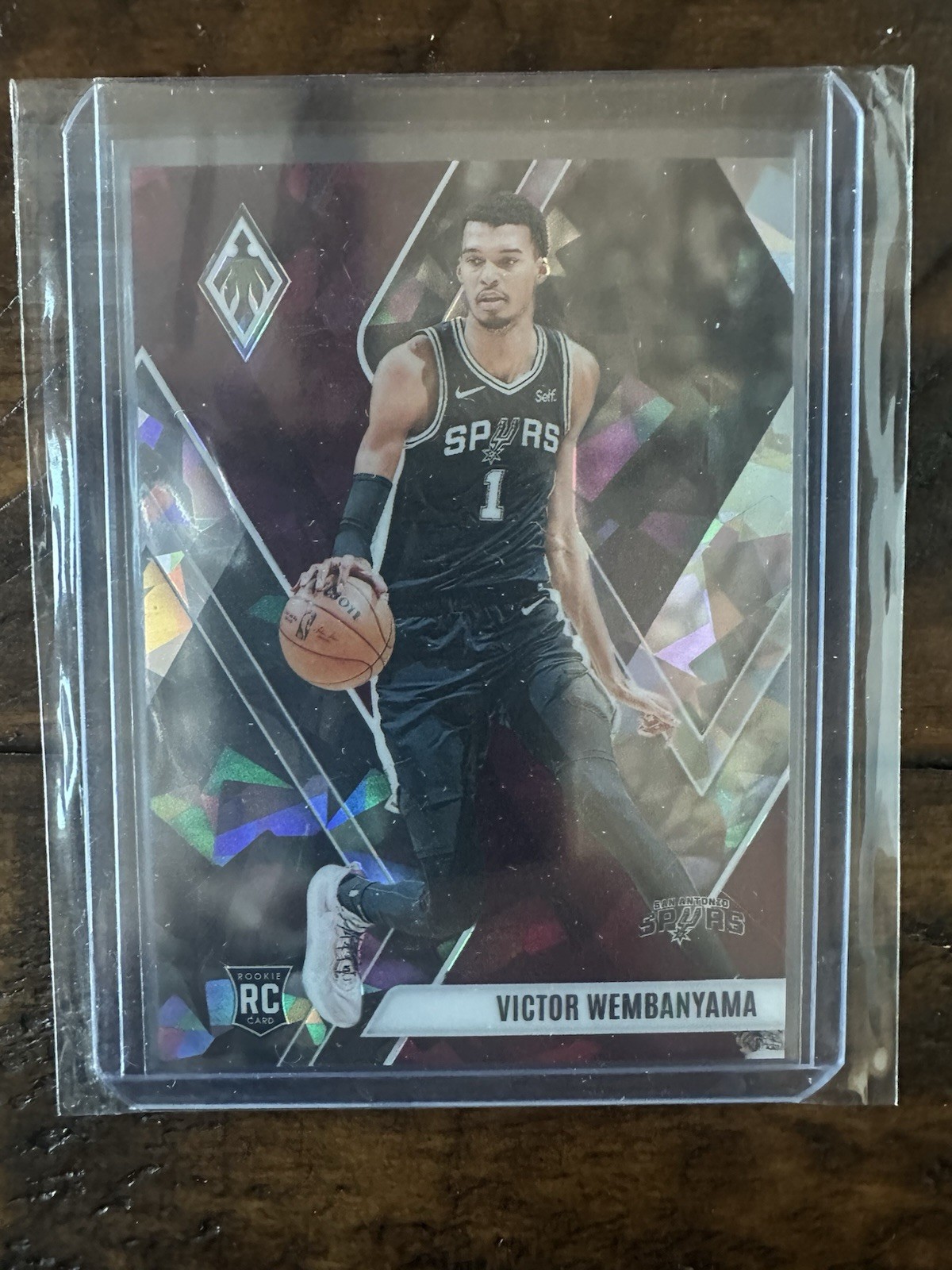 2023-24 Panini Phoenix - Rookies Victor Wembanyama #256 Maroon Ice Phoenix /275