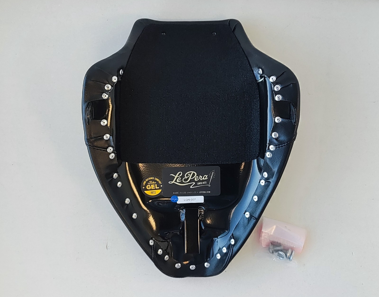 Selle solo Le Pera Bare Bones Smooth custom noir pour Harley Davidson Softail
