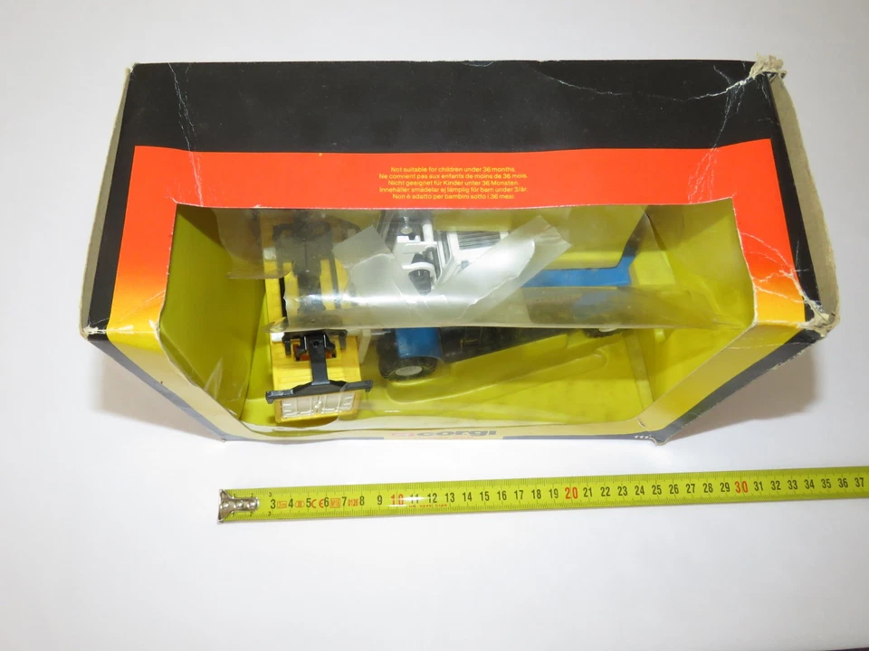 Vintage 1981 Corgi Hyster 800 Forklift with Container No. 1113 - Image 4 of 4