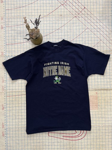 Vintage Pro Player Notre Dame Fighting Irish Embroidered T-Shirt Size Large Navy - Bild 3 von 10