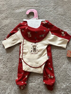 BNWT primark Piece Christmas Bear Starter Set Sleep suit, Bib