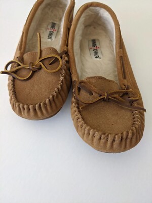 MINNETONKA Pile Lined MOCCASIN Slippers Suede Slip On Hardsole Women's  Size 8