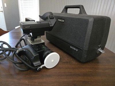 【半額セール】Sony MFトリニコン　カラービデオカメラ　HVC-80 SONY Trinicon Vintage 1980's Video Camera HVC-2400 w/Hard Case