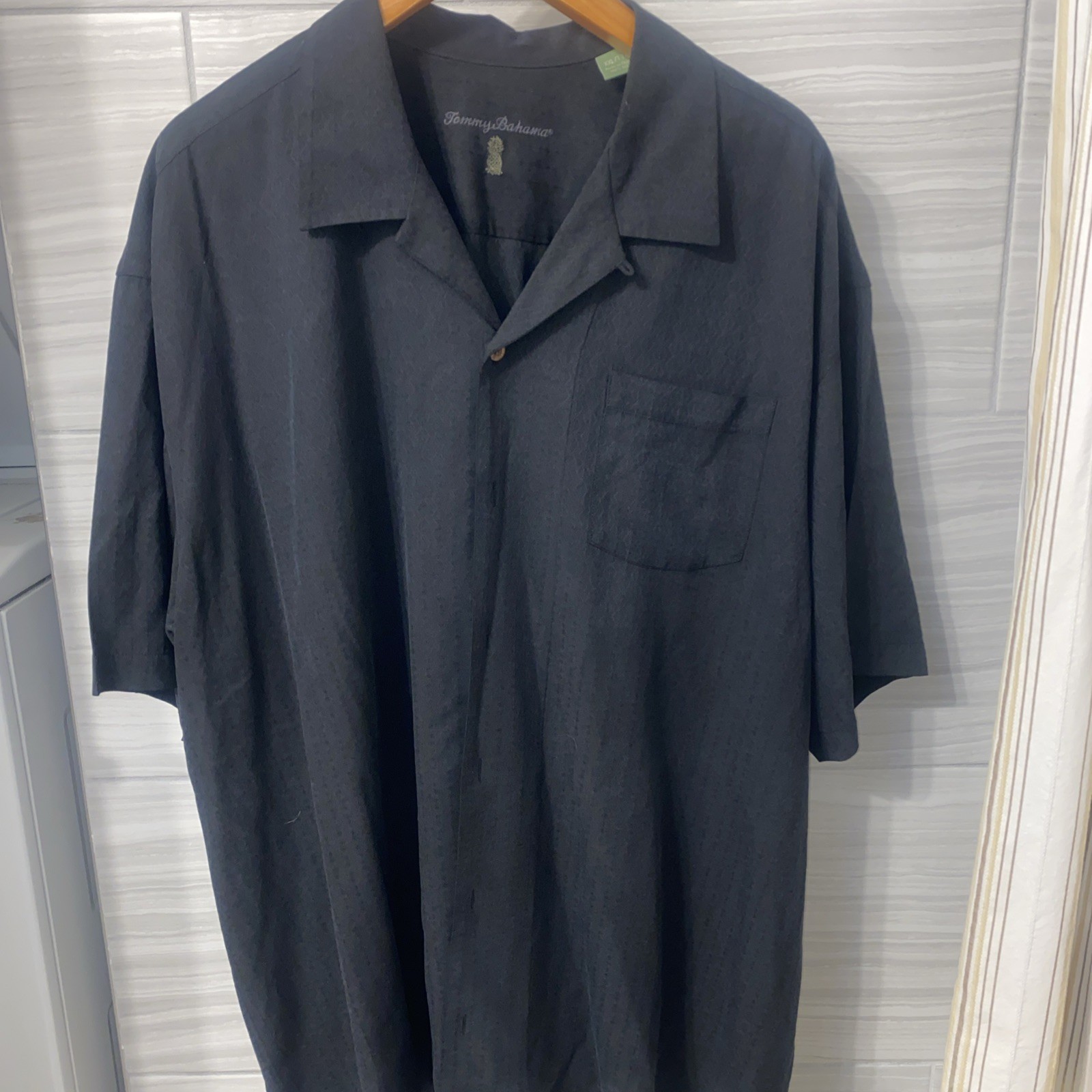 Tommy Bahama Men's Short Sleeve 100% Silk Size XXL Black Button Up Shirt