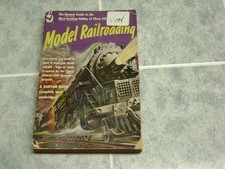 MODEL RAILROADING,A BANTAM BOOK FOR LIONEL
