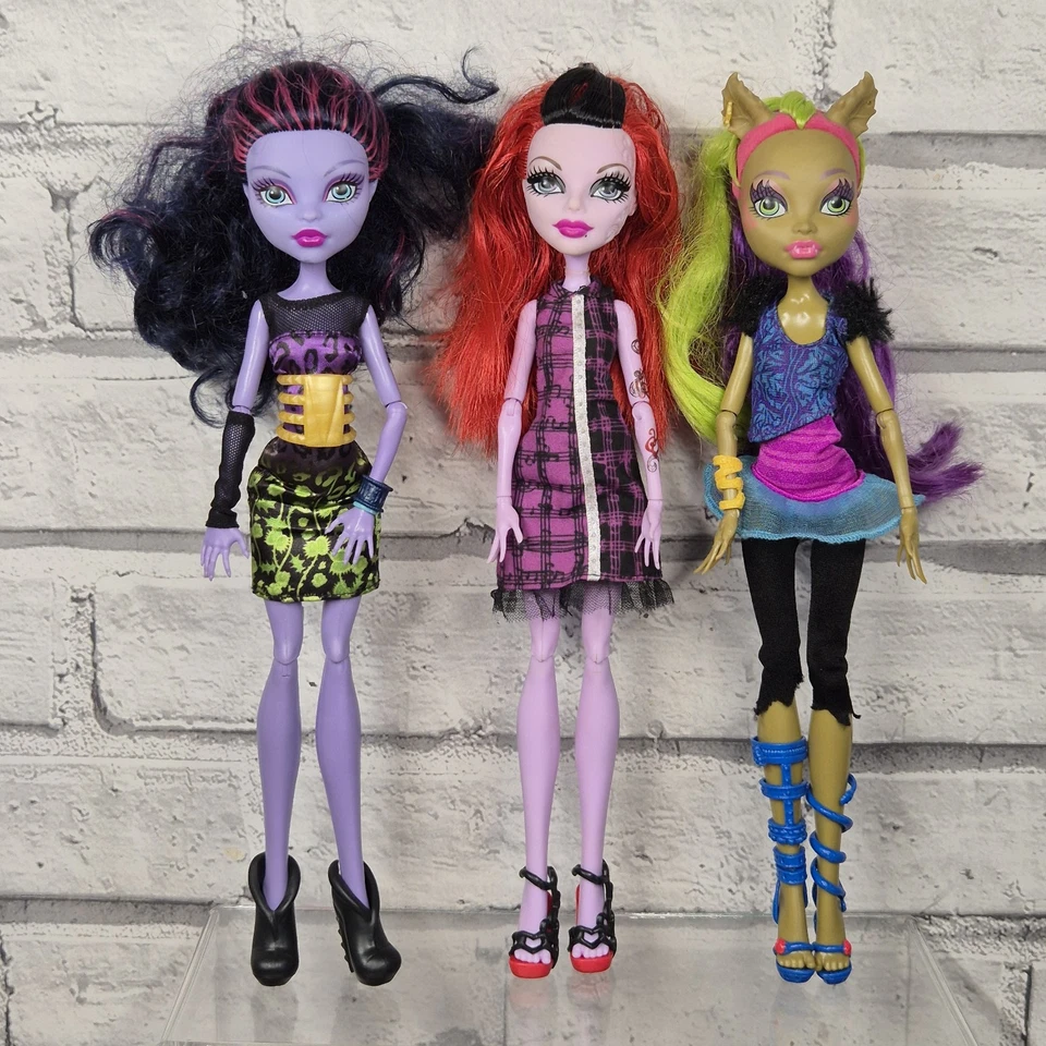 Monster High Doll Figure Bundle x17 Cleo DeNile Clawvenus Swamp Draculaura READ - Image 4 of 4