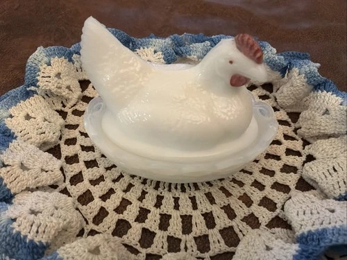 Vintage Westmoreland White Milk Glass Hen On Nest Dish Measures 3 1/2" long