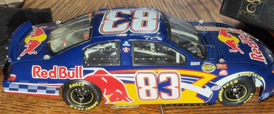Brian Vickers #83 Red Bull 2007 Totota Camry Owners Elite Collection Diecast Foto 4 de 4