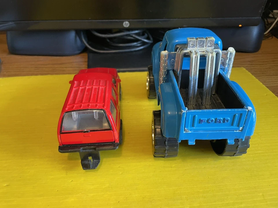 TOOTSIETOY DIECAST REPLICA TOYS USED 1/24 56 FORD PU. 1/32 96 CHEVY TAHOE RARE - Image 4 of 4