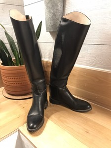 bond boot company